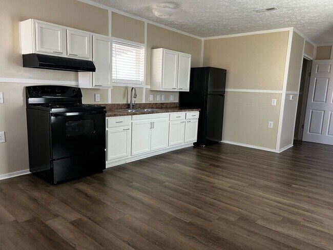 Photo - 709 N Collins Fwy