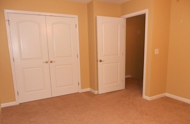 Photo - 304 Willington Manor