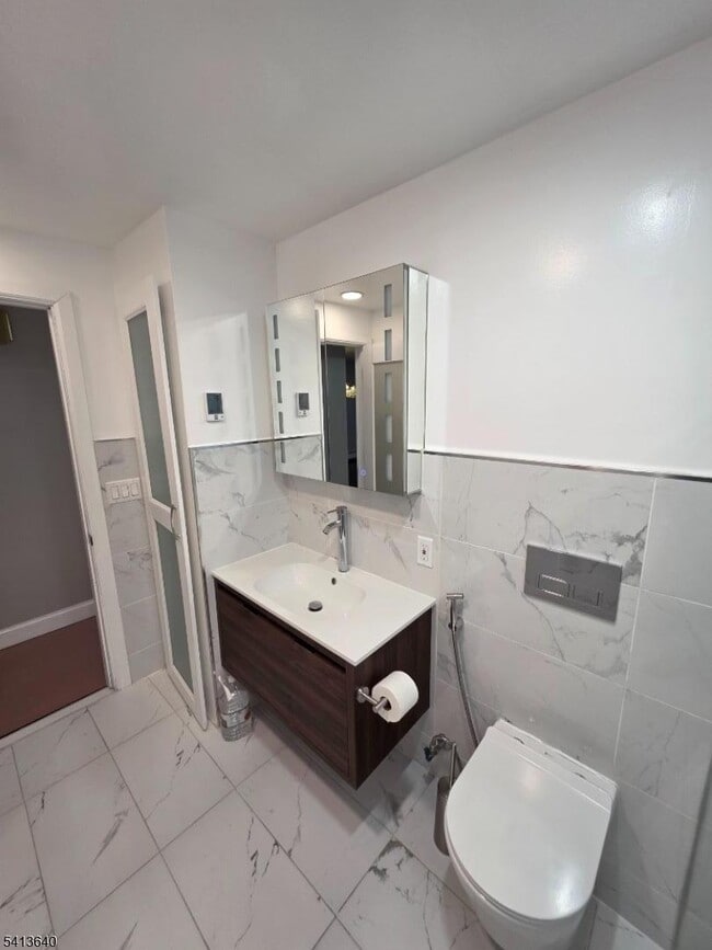 Photo - 71 Newark Pl