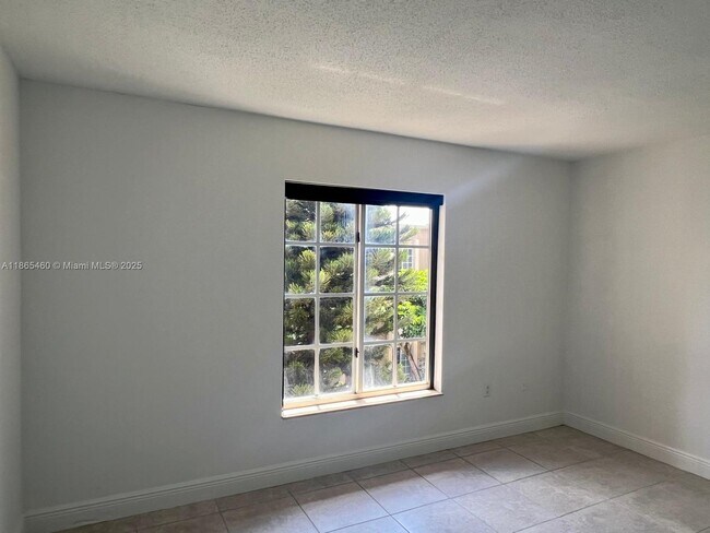Photo - 4810 NW 79th Ave Unit 305