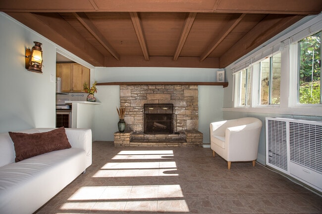 Building Photo - 2134 N Beverly Glen Blvd