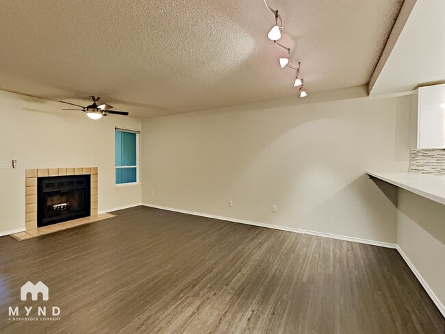 Photo - 13717 Linden Ave N Unidad 221