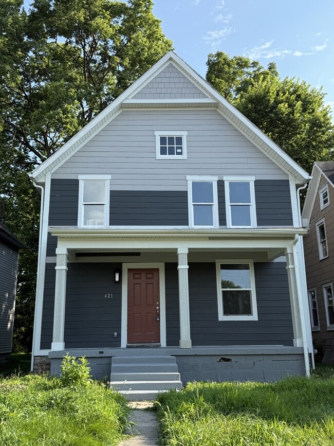 Building Photo - 421 Catherine St Rental