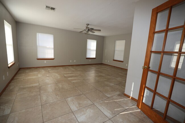 Photo - 1815 Nightingale Cir