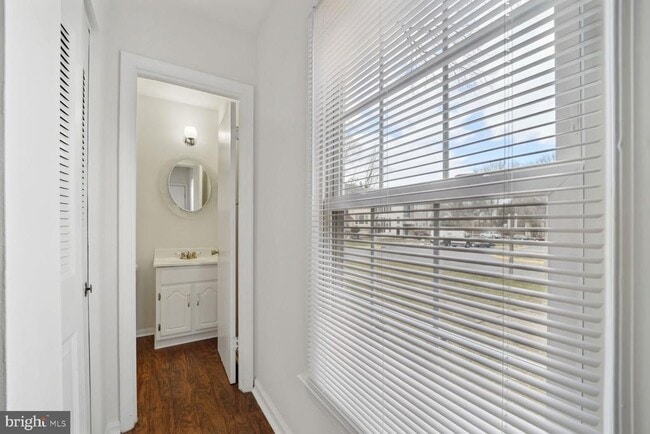 Photo - 5490 Safe Harbor Ct