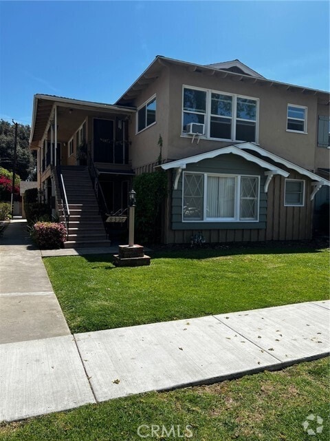 Building Photo - 8326 Sargent Ave Unit E Rental