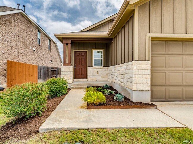 Photo - 790 Pepperbark Loop