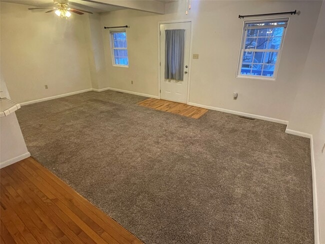 Photo - 817 W 2nd St Unit 1