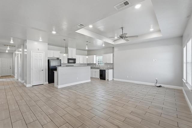 Photo - 3333 Dalton St