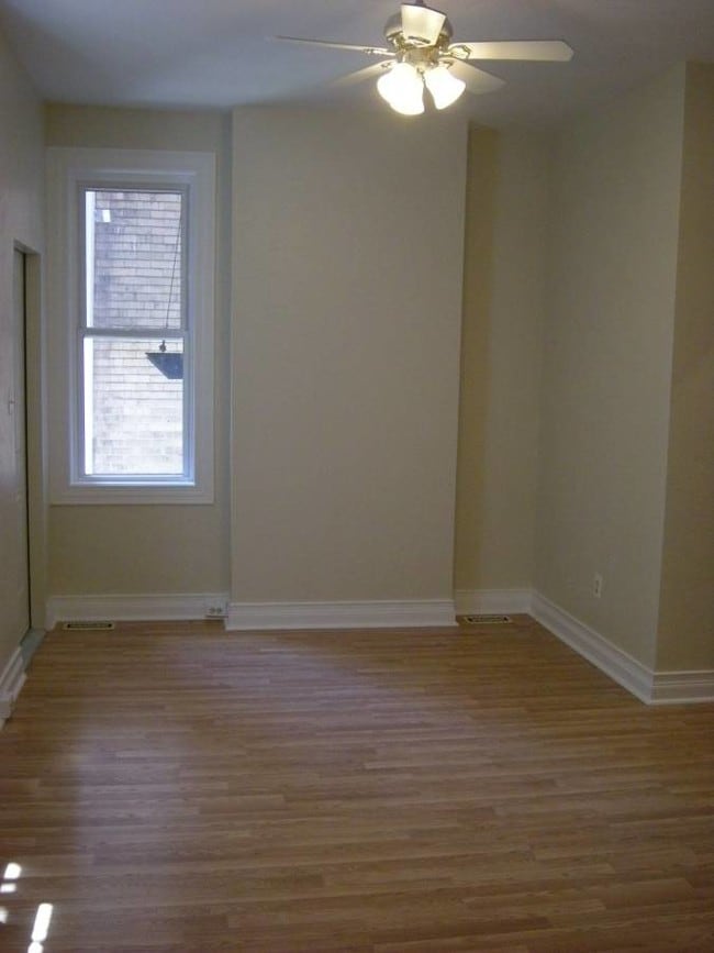 Photo - 121 Stratford Ave Unit 2