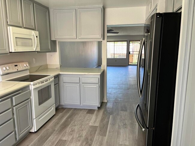 Photo - 47974 Oasis Ct