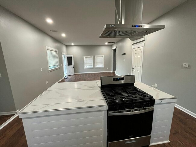 Photo - 1518 Howard St