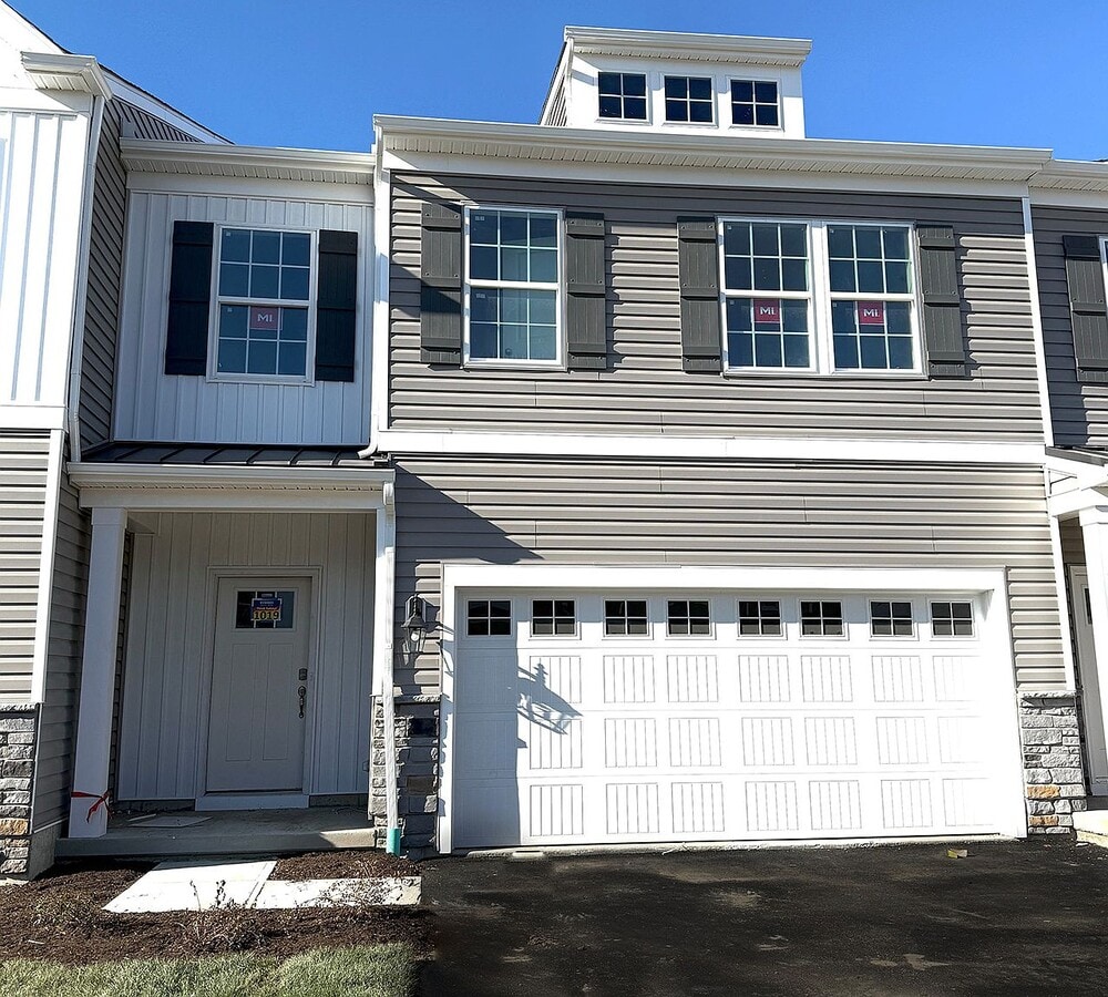 Photo - 31 Victoria Gardens Sq