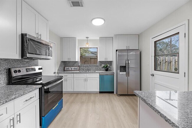 Photo - 7150 Carvel Ln House