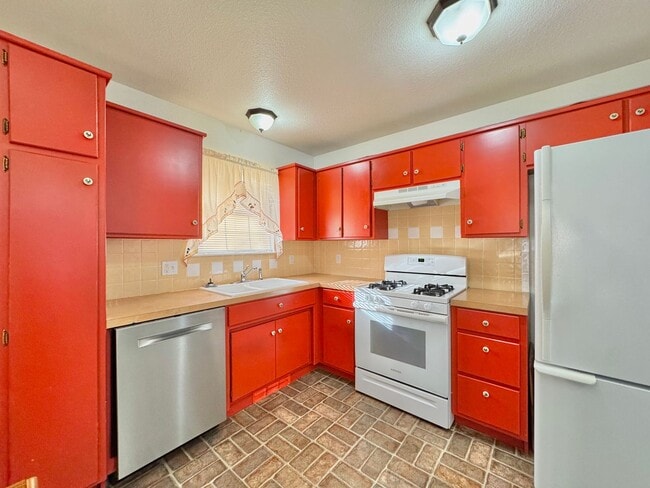 Photo - 3 bed 2 bath on 16 Acres --Rare find--