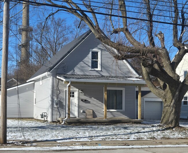 Building Photo - C-bus road house