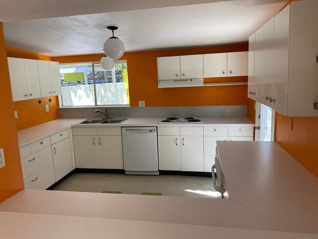 Photo - Famous "Caddy Shack" Home! Amazing Mid-Mod in Heart of Las Vegas!!