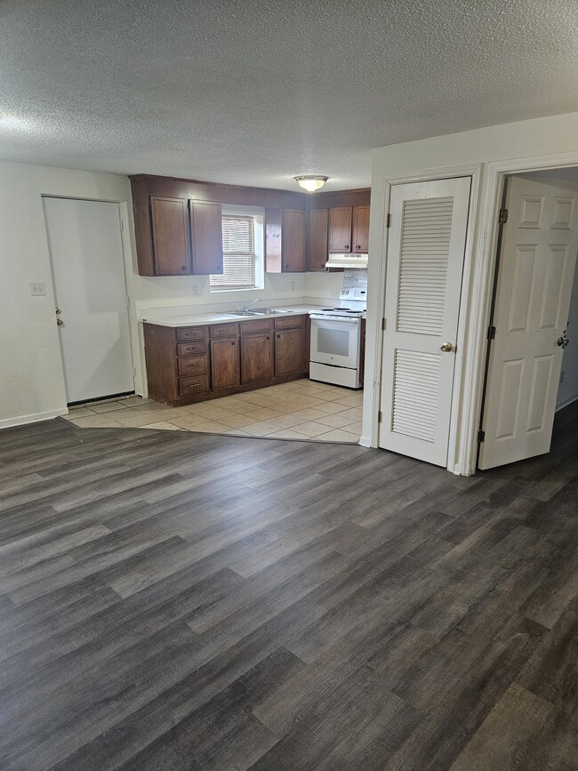 Building Photo - 5309 Lewis Rd Unit 4 Rental