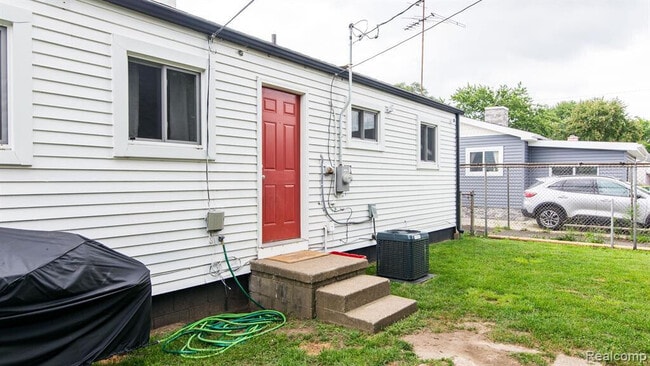 Photo - 1203 Commonwealth Ave