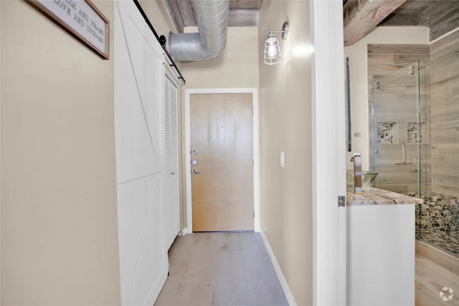 Building Photo - 221 W Lancaster Ave Unit 3005 Rental