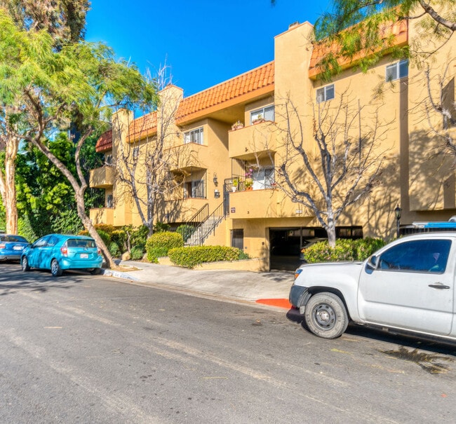 Photo - 1040 N Gardner St Condo Unit 4