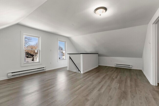 Photo - 77 Bellevue Ave Unit 3.