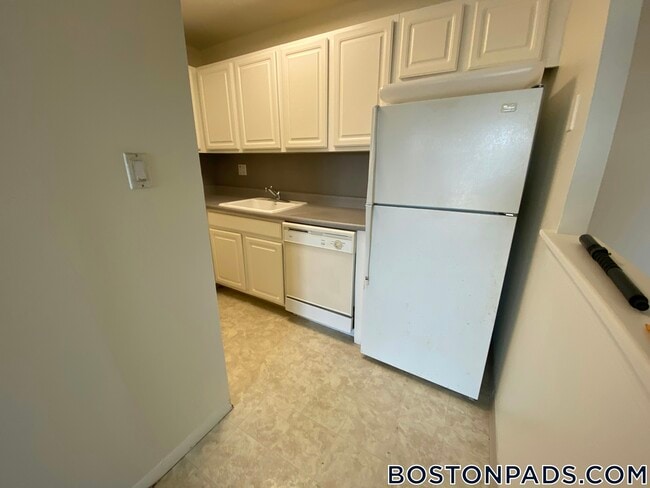 185 Freeman St Unit 746