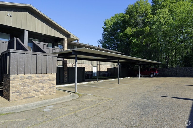 Willow Creek Apartments