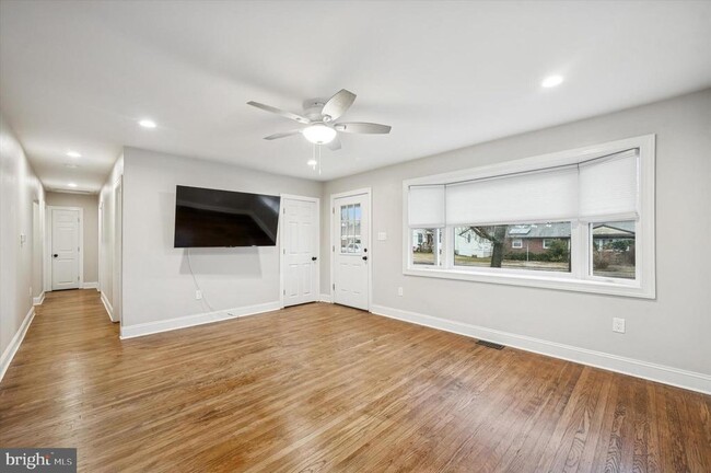 Photo - 607 Jackson Ave