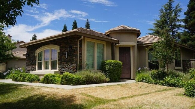 Photo - Beautiful 4 Bedroom Home in Gated Community