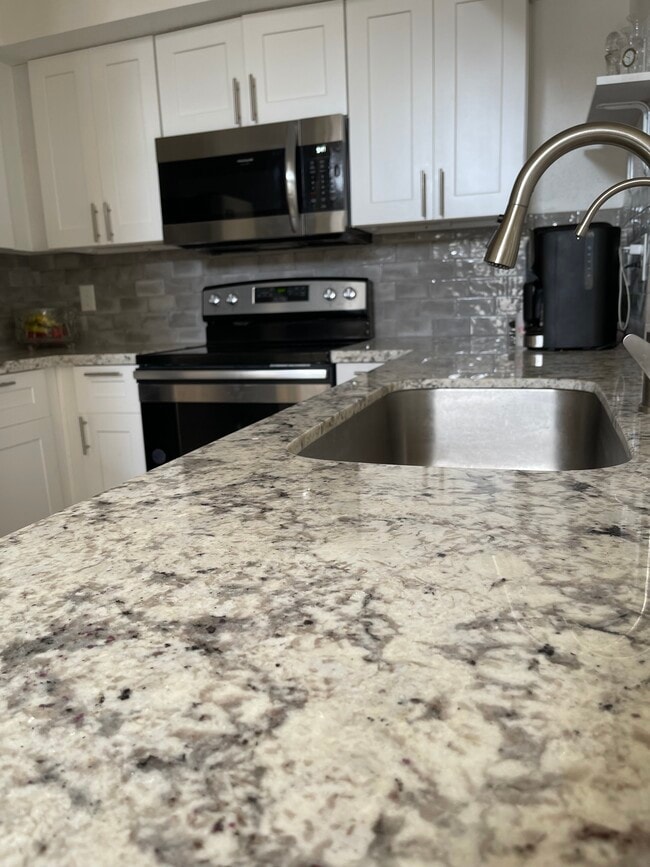 Photo - 10855 Meadowglen Ln Condo Unit 1127