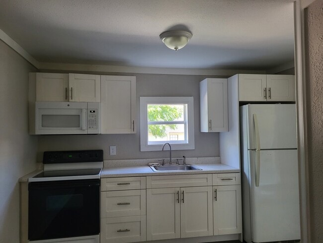 1523 w hiawatha st Unit 1