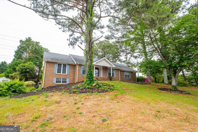 Building Photo - 2688 Benton Dr