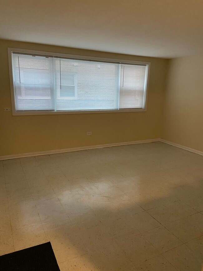 Building Photo - 1971 N 19th Ave