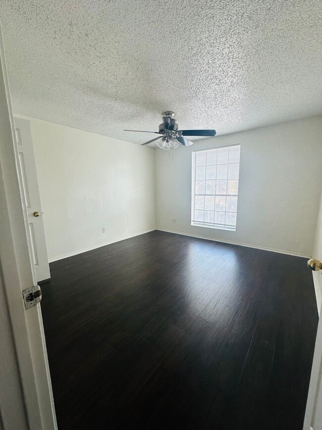 Photo - 2401 Leon St Unit 307