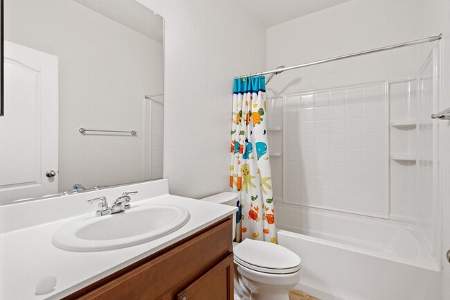Photo - ELEGANTLY APPOINTED TOWNHOME IN TOSCANA PRIVATE & SECURE | NEAR GREENBELT!