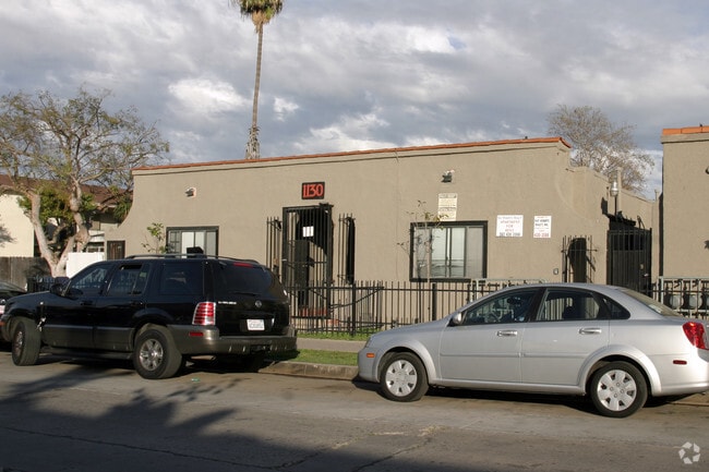 1130 Raymond Ave - 1130 Raymond Ave