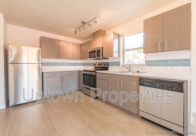 Photo - 5885 S Macadam Ave