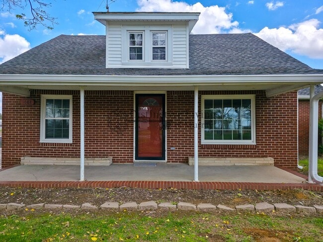 Photo - Attention Front Porch Sittin' Lovers- 2 bed 1 bath house in the country in Hazel