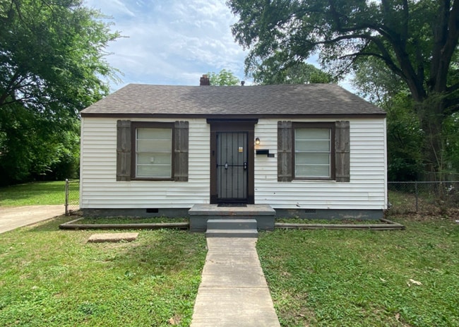 Building Photo - 1018 McEvers Cir
