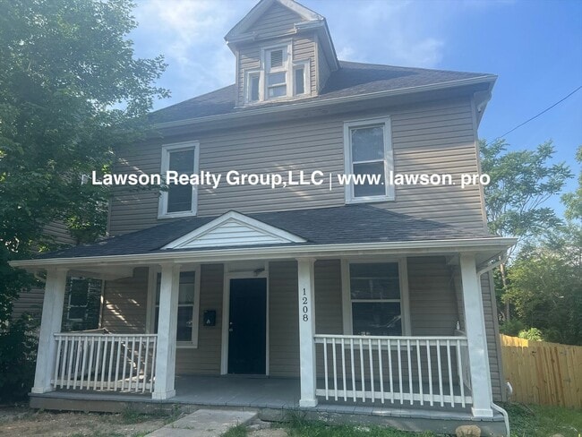 Building Photo - Spacious West End Four Bedroom Home with Fenced In Yard