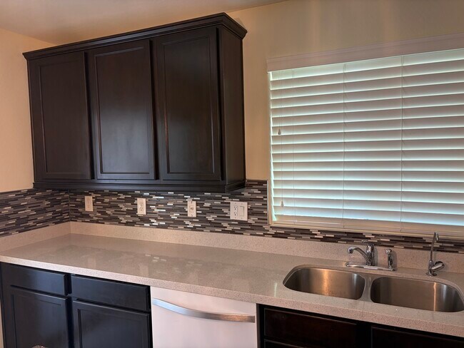 Photo - 2539 E Vermont Dr