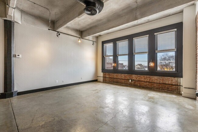 Photo - 408 S Front St Unit 413