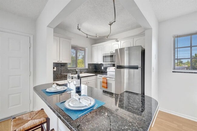Photo - 3030 NE 5th Ter Condo Unit 8