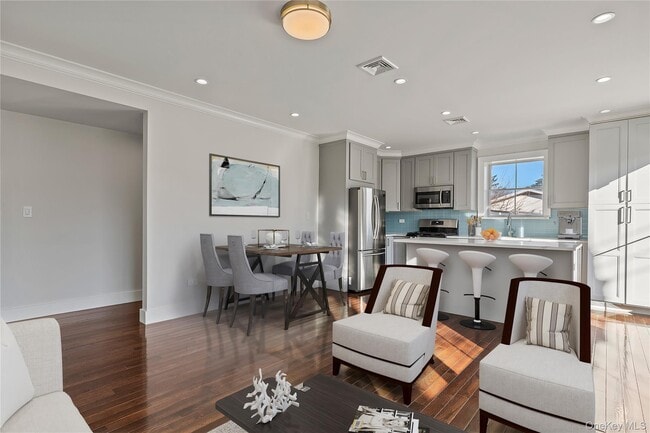 Photo - 385 Midland Ave Unidad 2