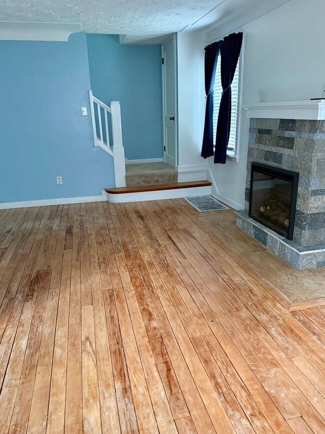 Photo - Available Now! 2-bed home in Ft. Thomas with lots to offer!