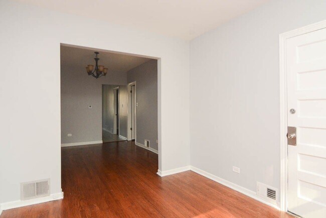 3644 N Albany Ave Unit 1