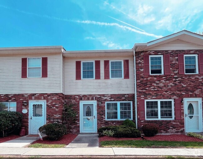 Building Photo - 276 Temple Hill Rd Rental
