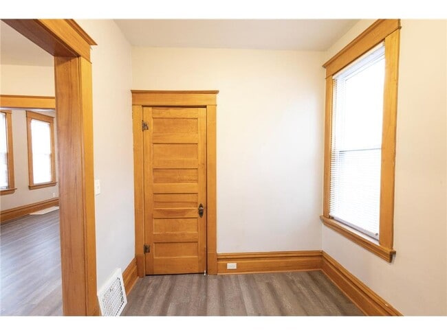 Photo - 810 Concordia Ave