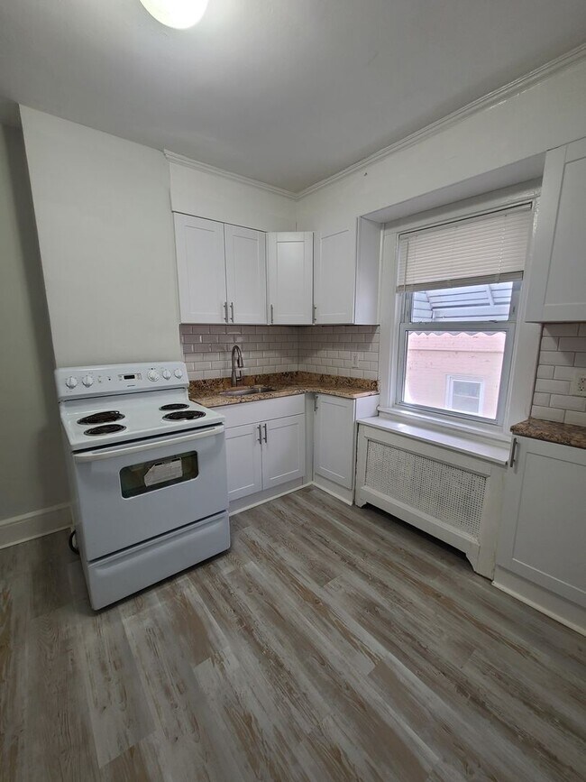 443 Main St